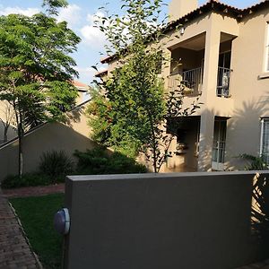 Airport Lodge Guest House